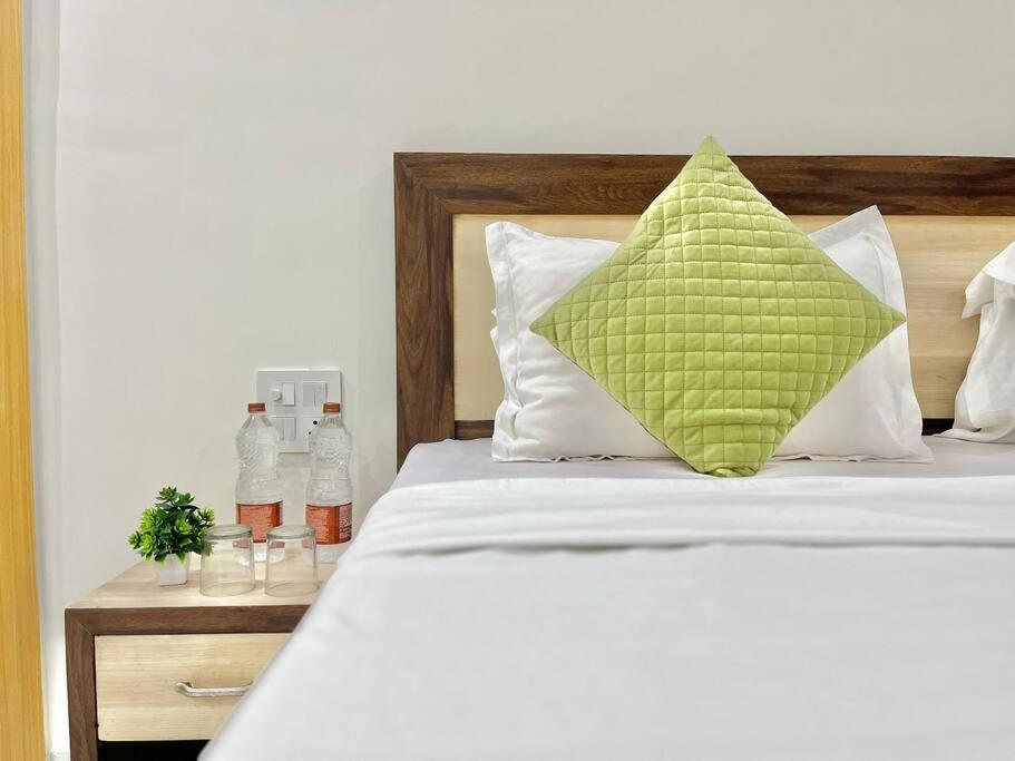 Host Jatin Kasauli Crest 7O1827O7O3 Apartment Exterior foto