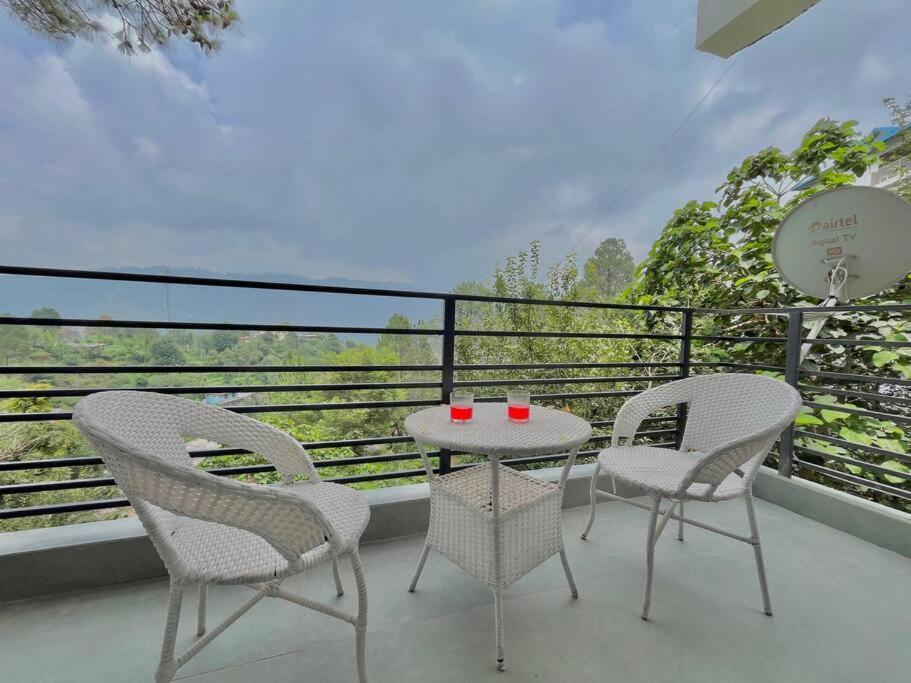 Host Jatin Kasauli Crest 7O1827O7O3 Apartment Exterior foto