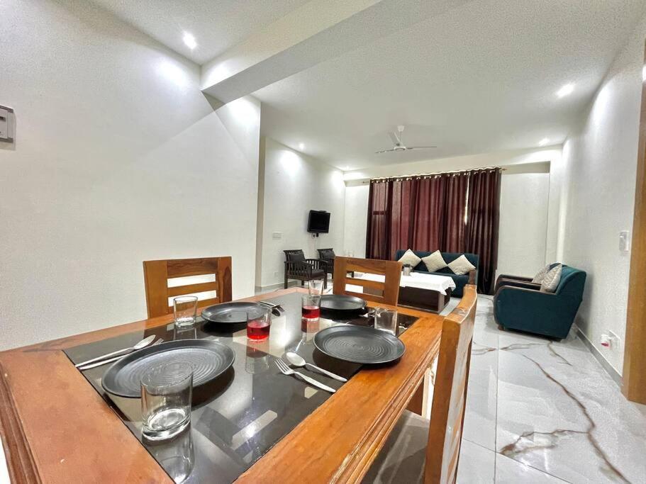 Host Jatin Kasauli Crest 7O1827O7O3 Apartment Exterior foto