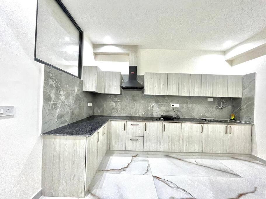 Host Jatin Kasauli Crest 7O1827O7O3 Apartment Exterior foto