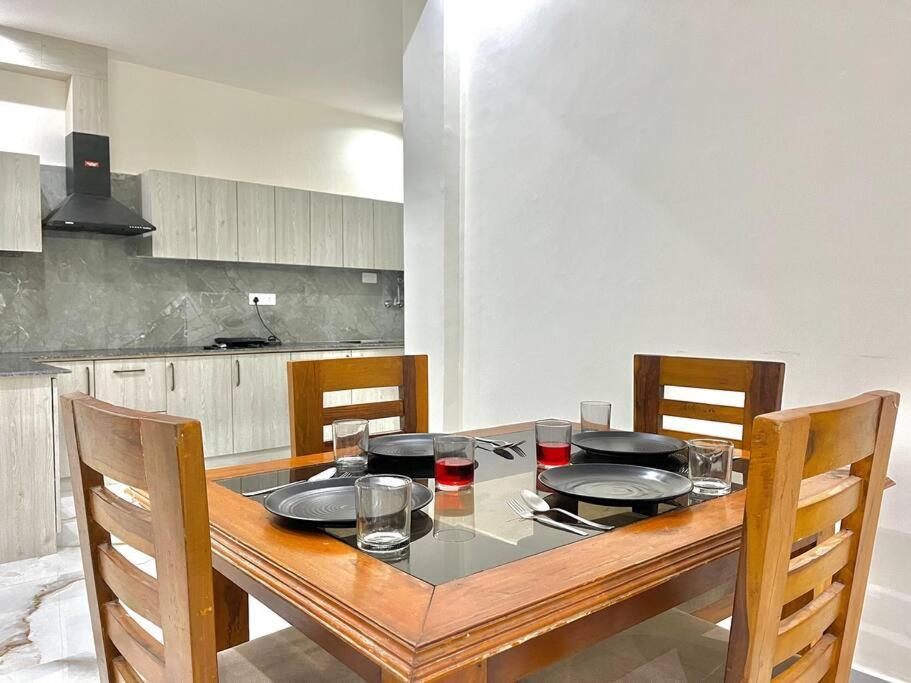 Host Jatin Kasauli Crest 7O1827O7O3 Apartment Exterior foto