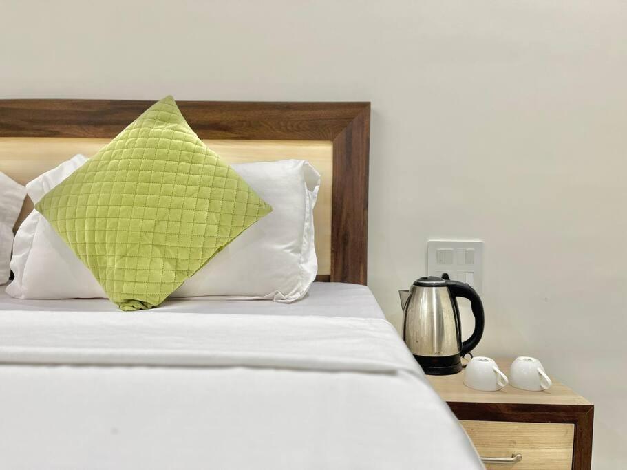 Host Jatin Kasauli Crest 7O1827O7O3 Apartment Exterior foto