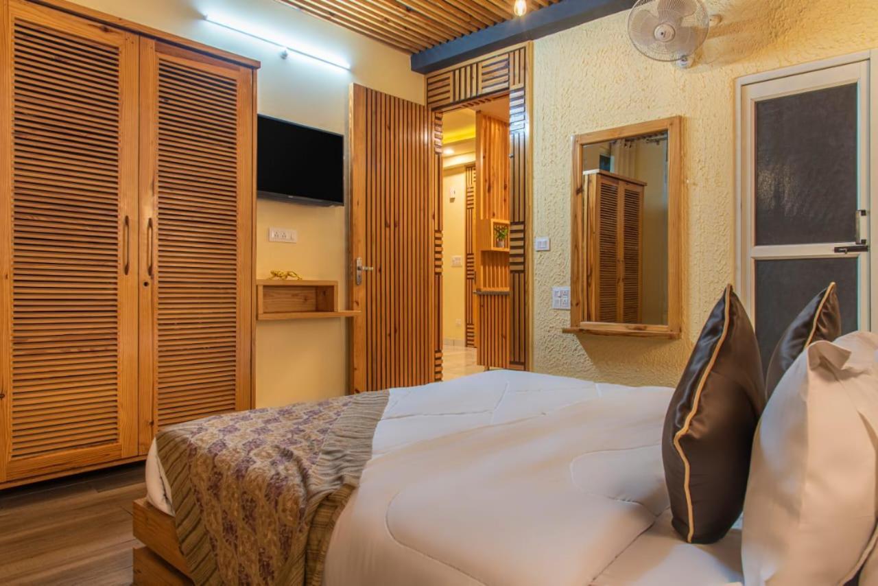 Host Jatin Kasauli Crest 7O1827O7O3 Apartment Exterior foto